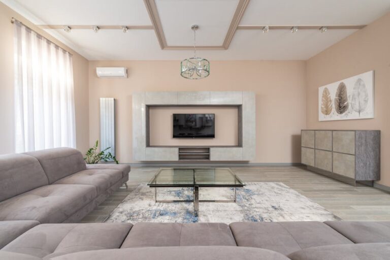 Laminatboden retten und aufwerten: Kratzer, Fugen und Knarzen beheben ohne Neuverlegung