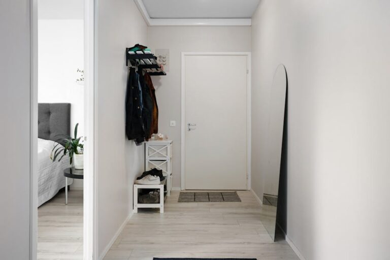 Brandschutz zu Hause: Rauchmelder richtig platzieren, Fluchtwege planen und typische Fehler vermeiden